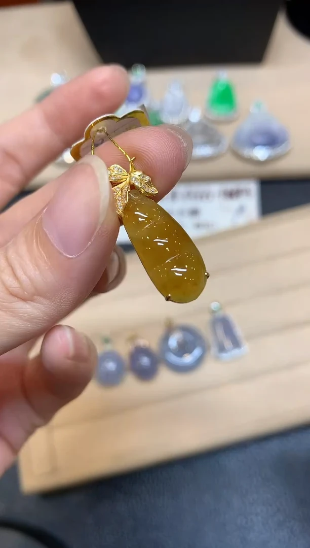 翡翠18K金镶嵌颈饰福豆【无服务费618