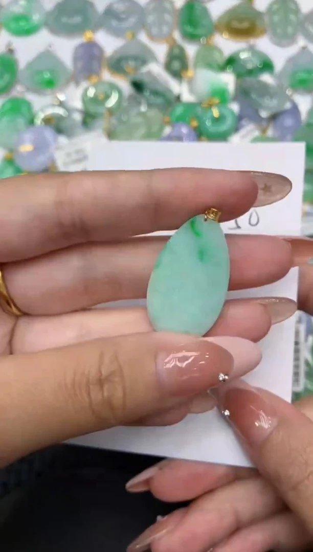 【闪购商品】翡翠颈饰18K金镶嵌111111111