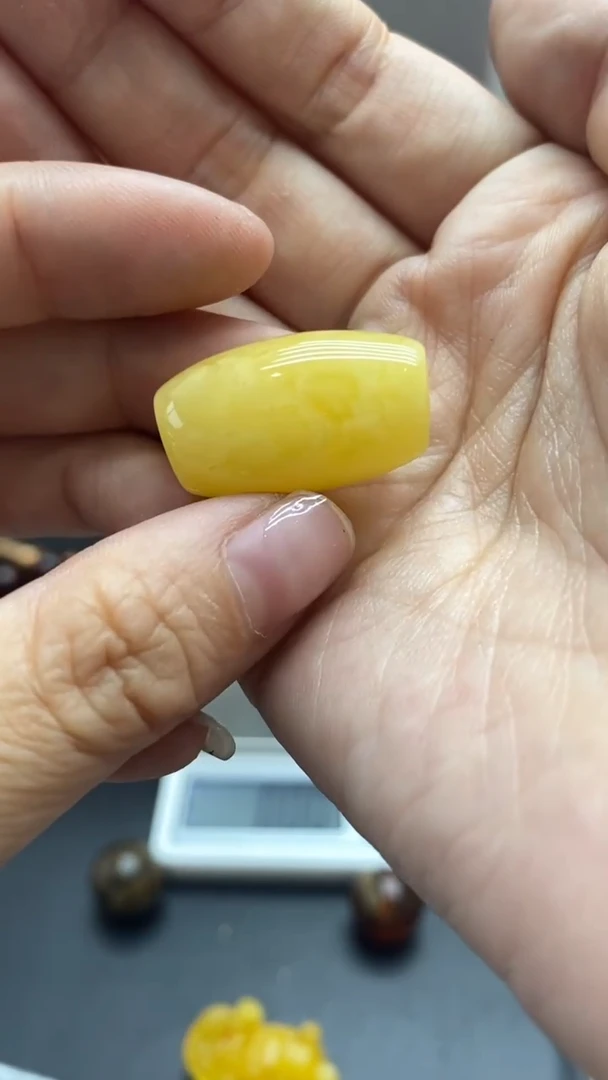 琥珀未镶嵌珠宝奇石2170