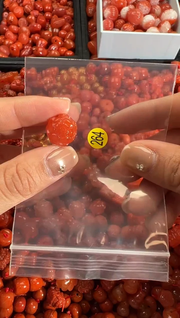 【闪购商品】南红玛瑙颈饰未镶嵌1