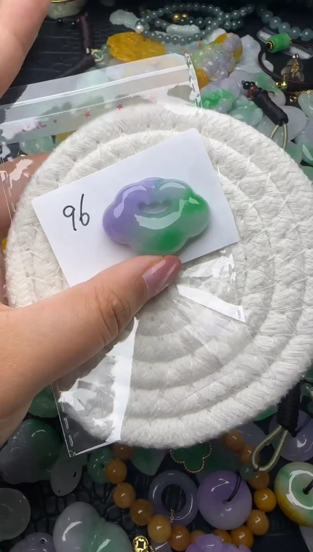 颈饰未镶嵌翡翠缅甸翡翠吊坠