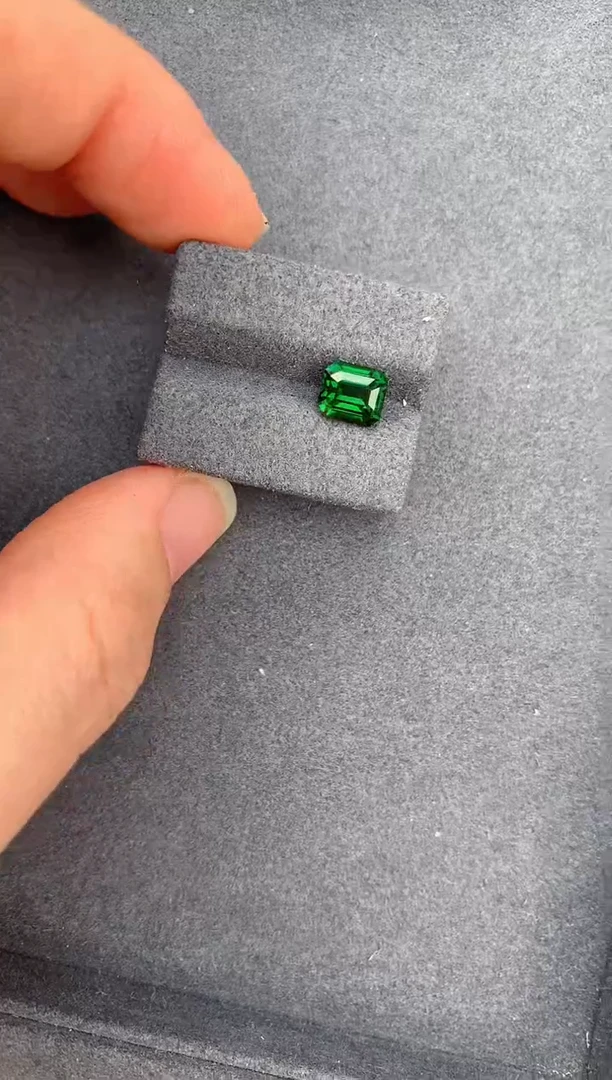 【闪购商品】石榴石（沙弗莱）裸石未镶嵌2ct沙弗莱