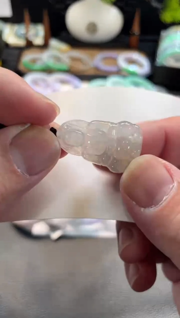 颈饰未镶嵌翡翠22号链接 有纹裂