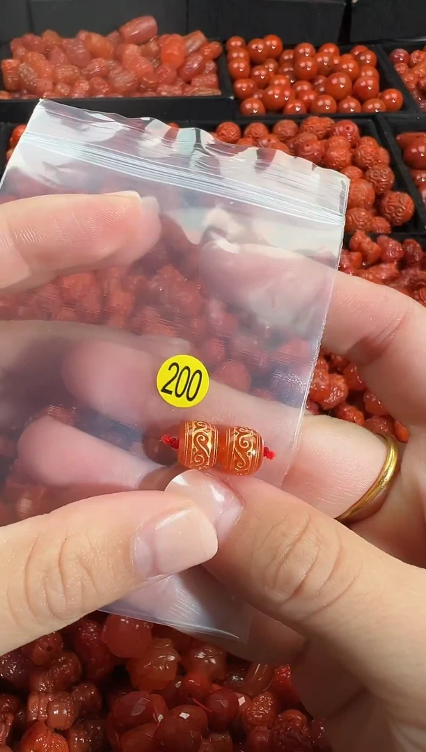 颈饰未镶嵌南红玛瑙1