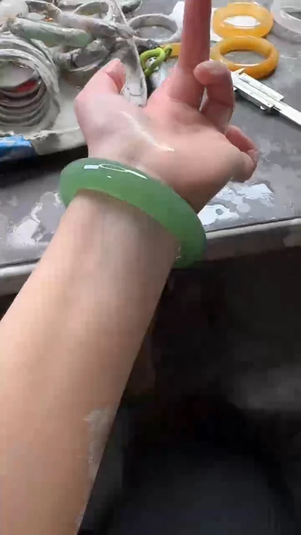 【闪购商品】石英质玉手镯未镶嵌67