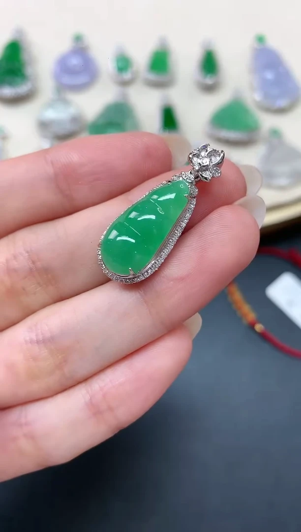 翡翠18K金镶嵌吊坠(不含链)A562|6800