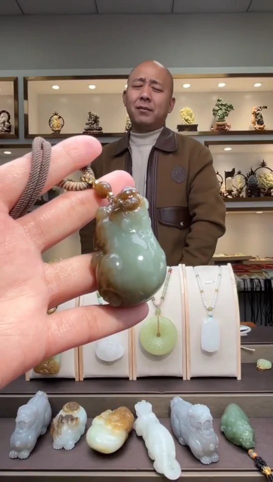 颈饰未镶嵌和田玉苏