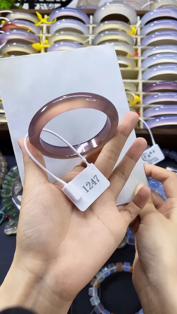 玛瑙/玉髓手镯未镶嵌60.2-12.8-8.8-1247