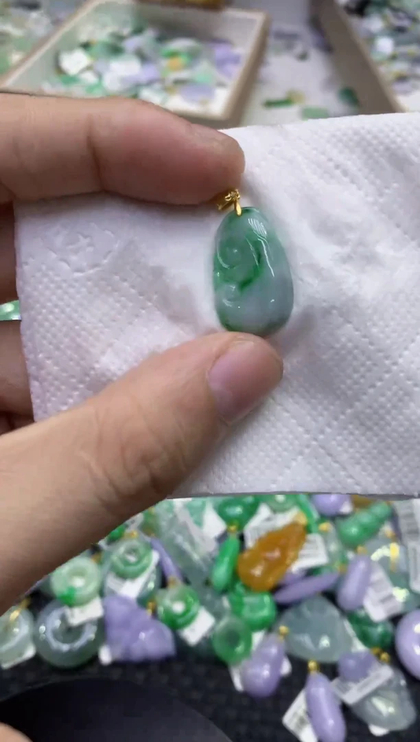 颈饰未镶嵌翡翠天然缅甸A货翡翠