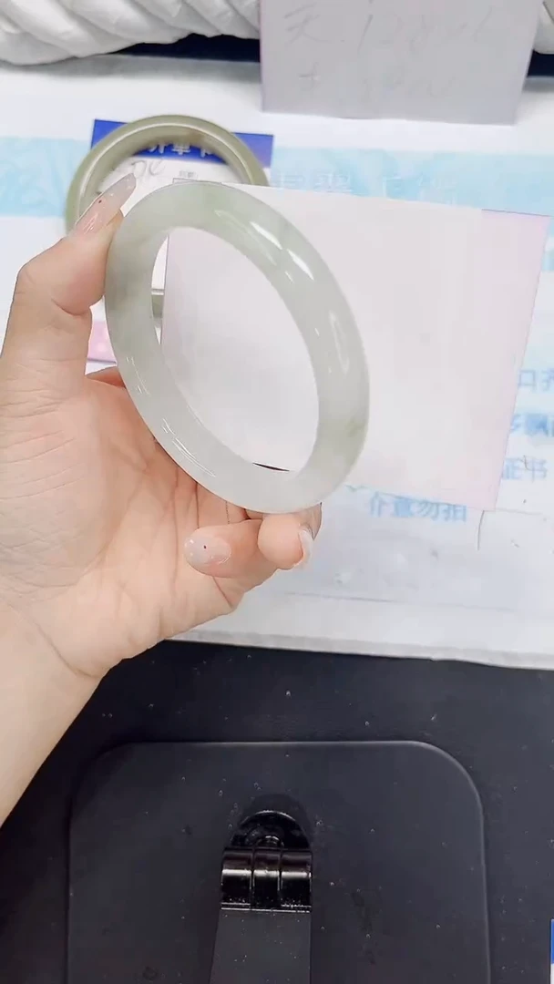 石英质玉手镯未镶嵌275-62