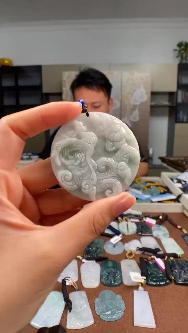 颈饰未镶嵌翡翠多样性发其一