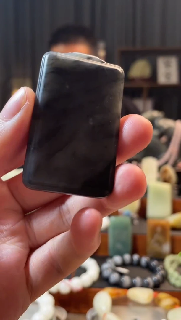 和田玉未镶嵌吊坠(不含链)牌子