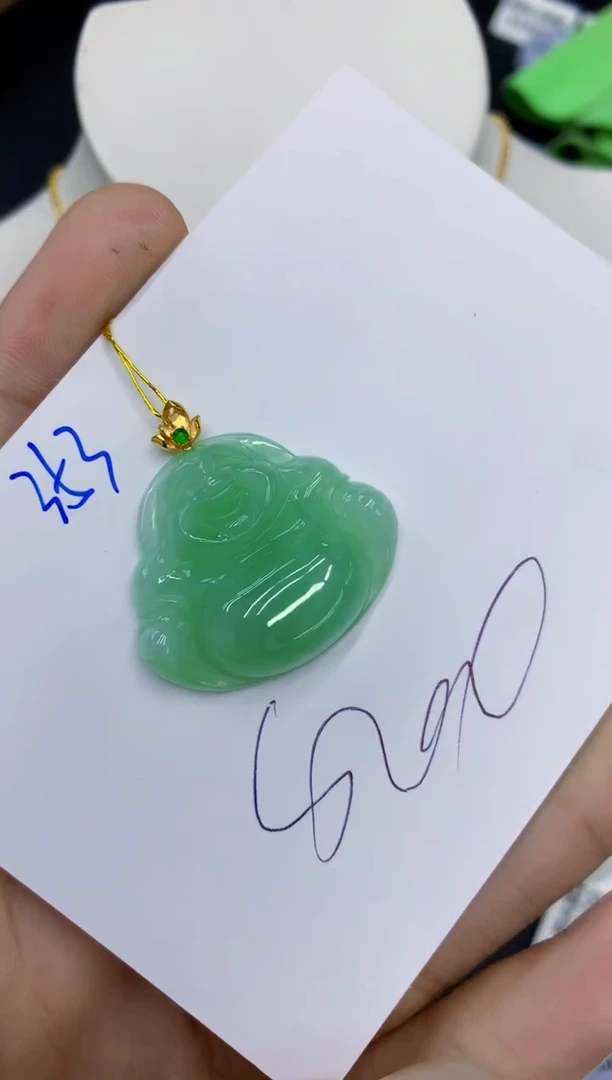 翡翠18K金镶嵌颈饰11111111111