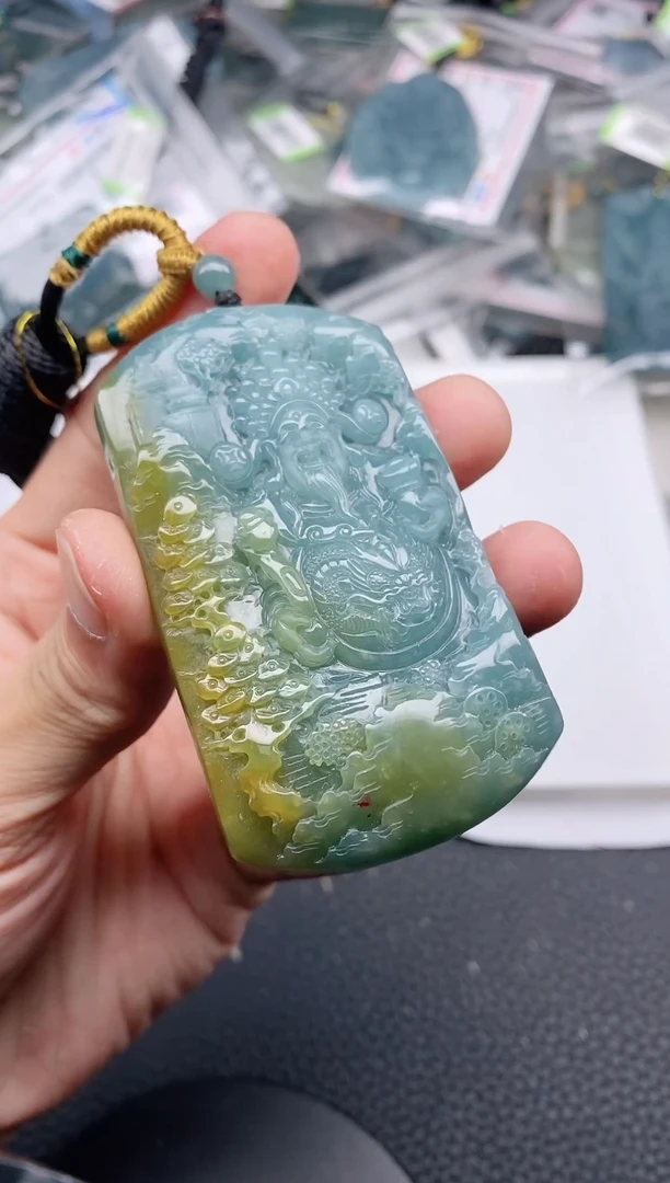 颈饰未镶嵌翡翠