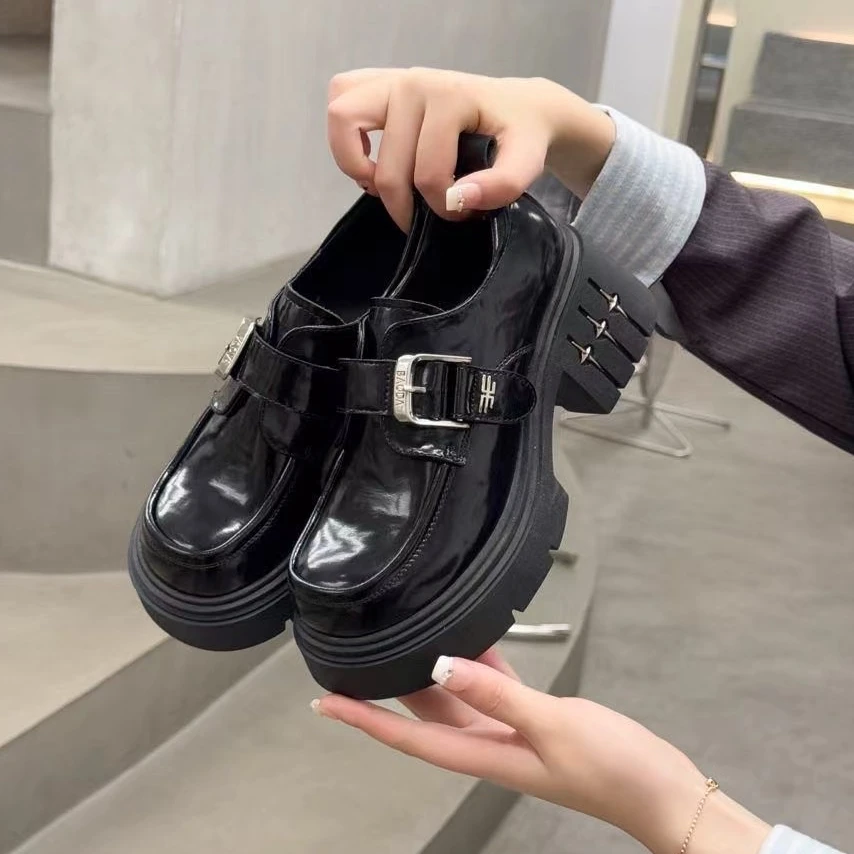 小个子粗跟厚底乐福鞋女2025春季新款英伦风皮带扣增高小皮鞋