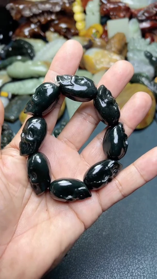 和田玉未镶嵌把件-