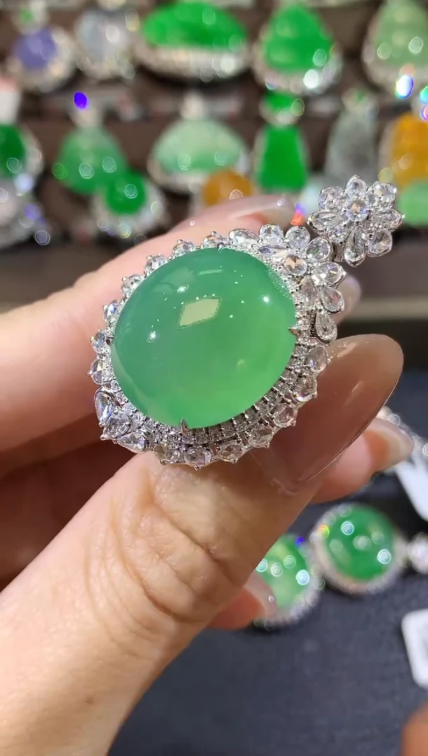 【云中意】翡翠18K金镶嵌吊坠(不含链)D35总39800定20000补齐19800