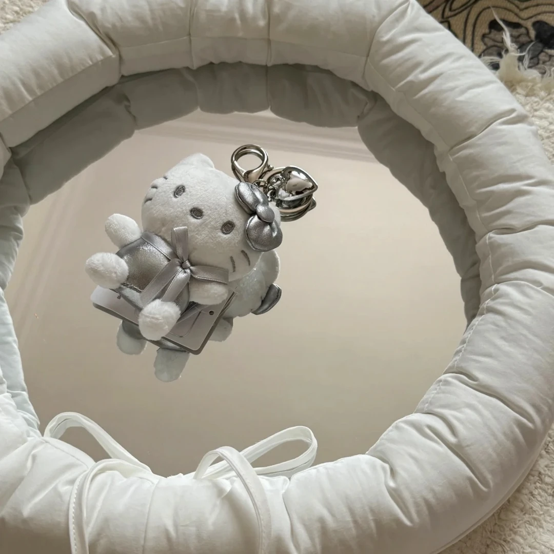 【首尔限定】HelloKitty 银色Kitty钥匙扣玩偶