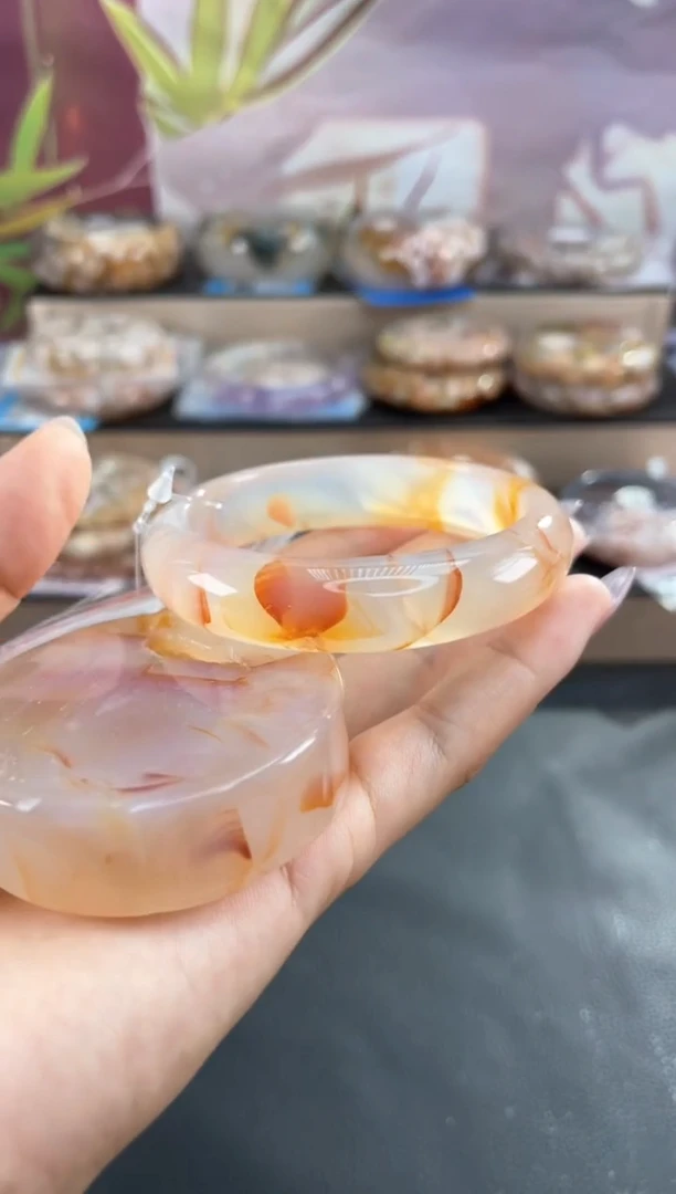 未镶嵌手镯石英质玉58