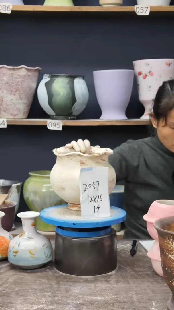 江西景德镇花盆微瑕2057