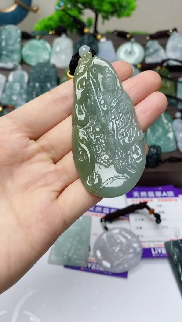 翡翠未镶嵌颈饰