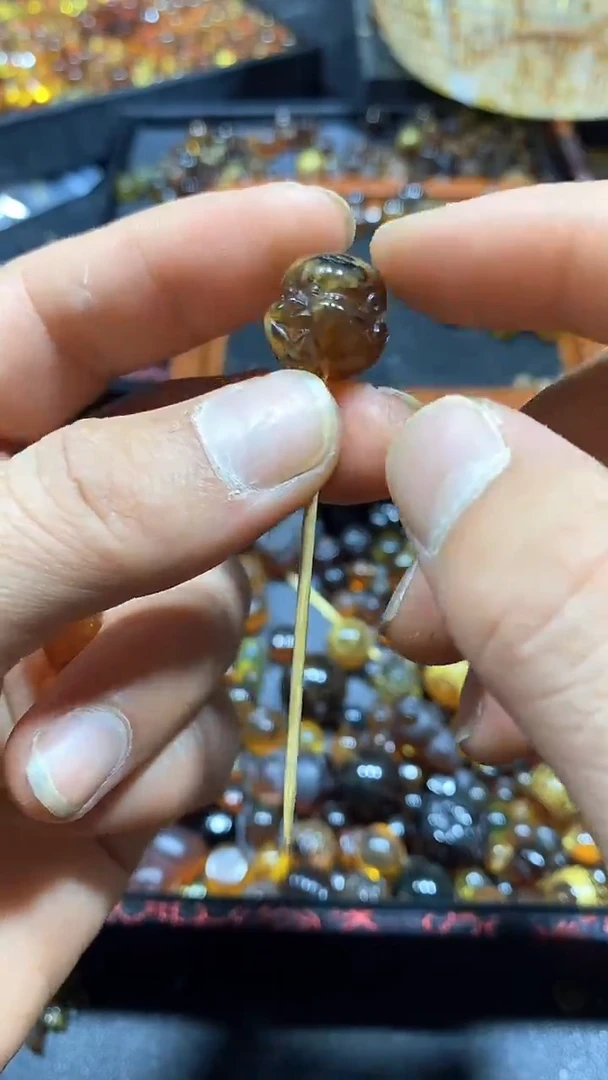 绿珀颈饰未镶嵌天然缅甸琥珀单珠