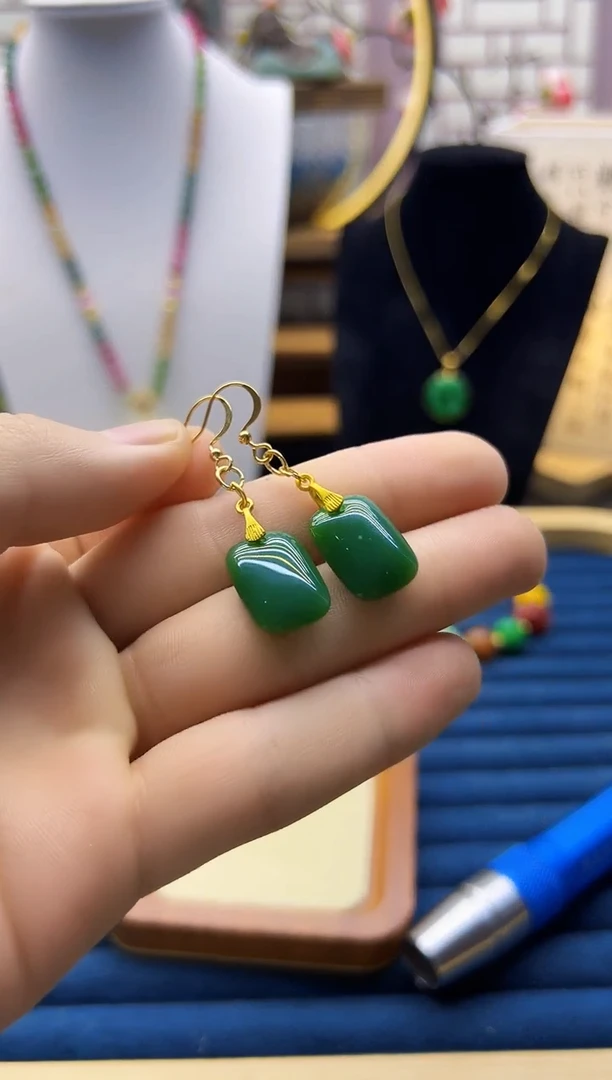 【闪购商品】和田玉耳饰14K金镶嵌E111