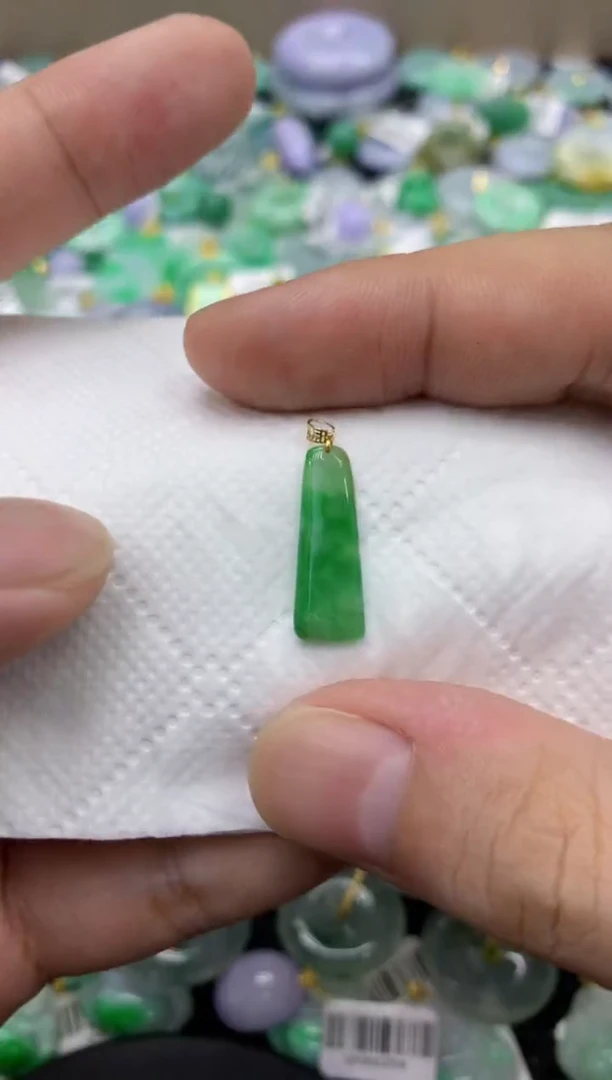 颈饰未镶嵌翡翠天然缅甸翡翠A货
