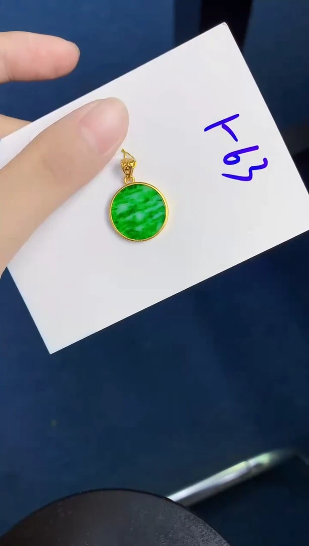 翡翠未镶嵌颈饰天然翡翠緬甸A貨