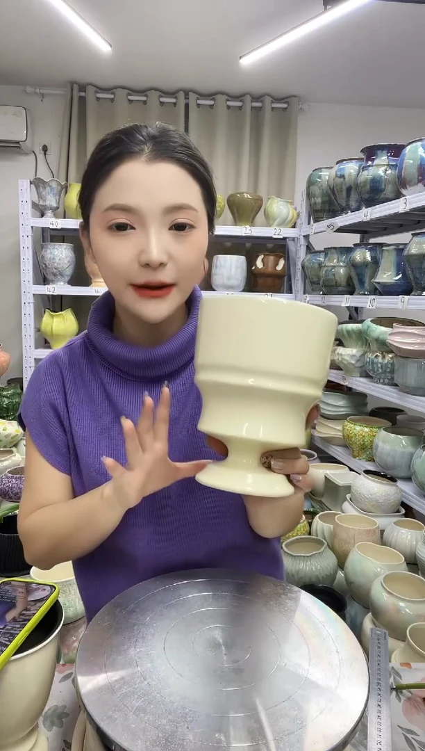 【12.4号】  花盆  高 ： 17   口：12