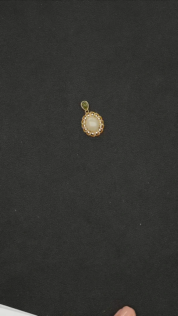 吊坠(不含链)银S925镀金镶嵌和田玉DS576和田玉蛋面众星捧月吊坠