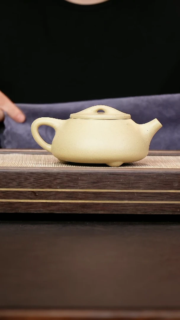 茶壶紫砂本山绿泥  景舟石瓢 梅