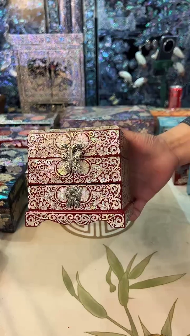 红底寿·弘贝雅螺钿漆器文化馆