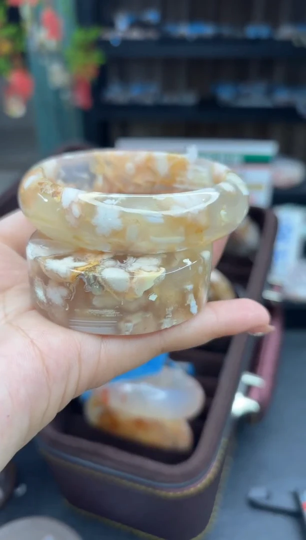 【闪购商品】石英质玉手镯未镶嵌843（59圈赠送镯心）