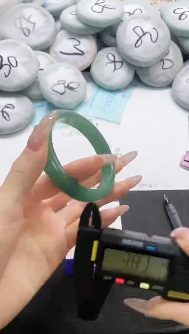 未镶嵌手镯石英质玉243-60