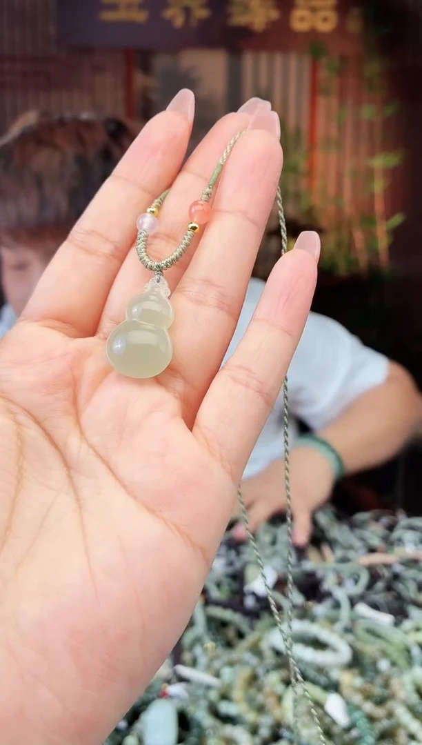 和田玉未镶嵌颈饰拍一发一