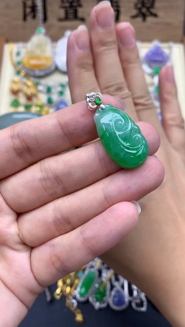 翡翠18K金镶嵌颈饰84-春日珠宝