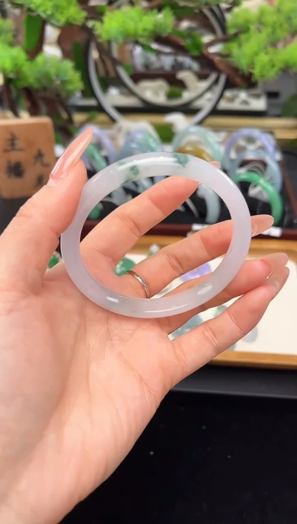 未镶嵌手镯翡翠手镯