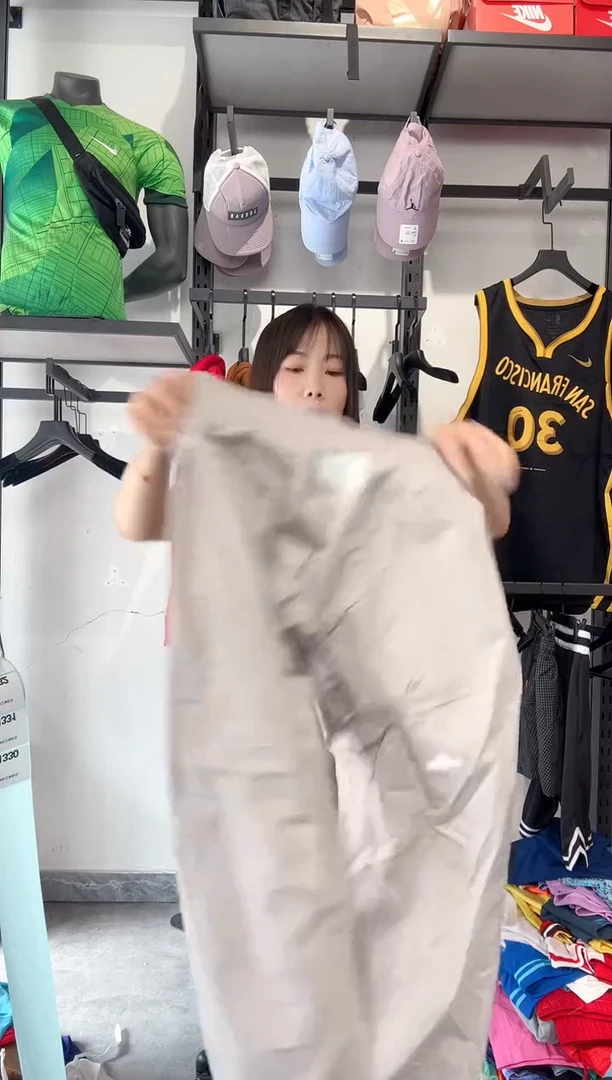 1330  编码 瑕疵款直播间过款为准 尺码