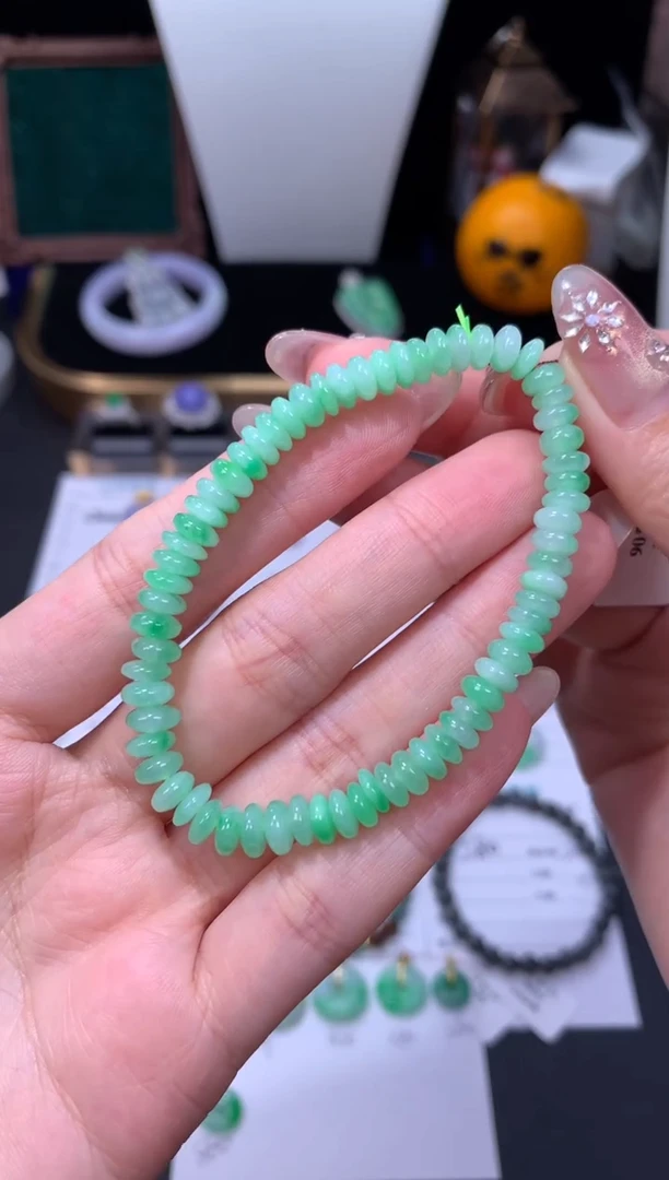 未镶嵌定制翡翠48小时鉴赏期 退货不扣服务费