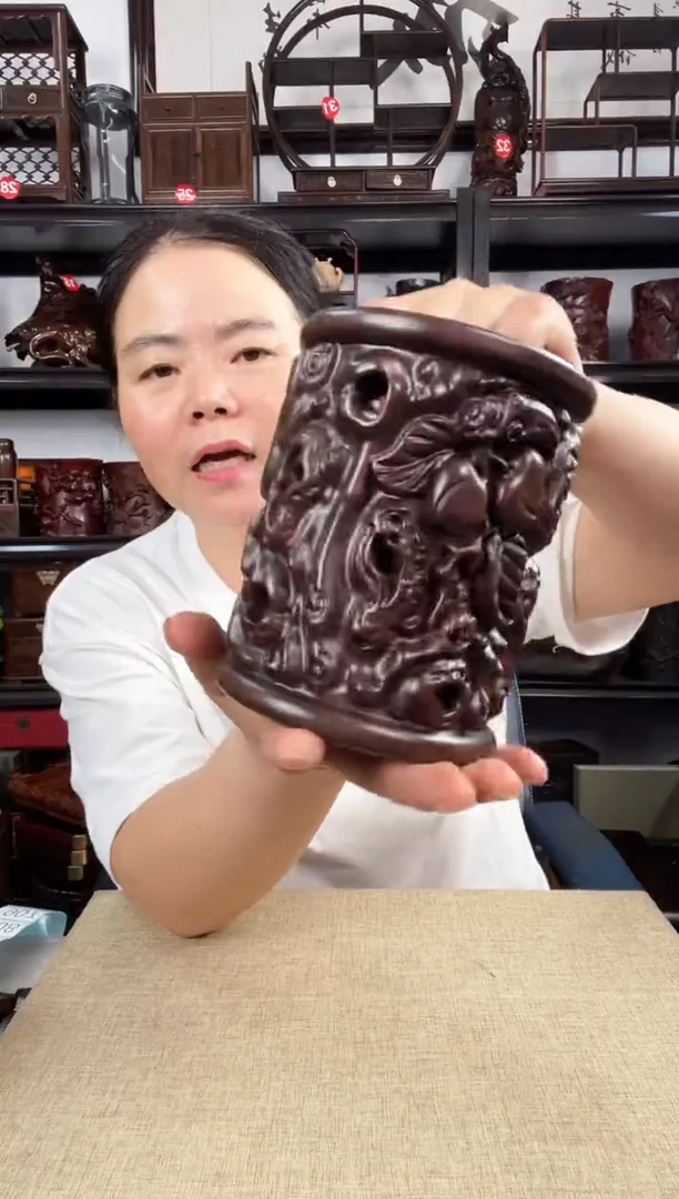 木寿桃笔筒老李红木工艺品