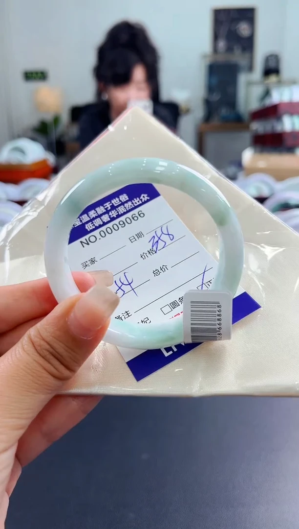 翡翠手镯未镶嵌天然缅甸A货翡翠