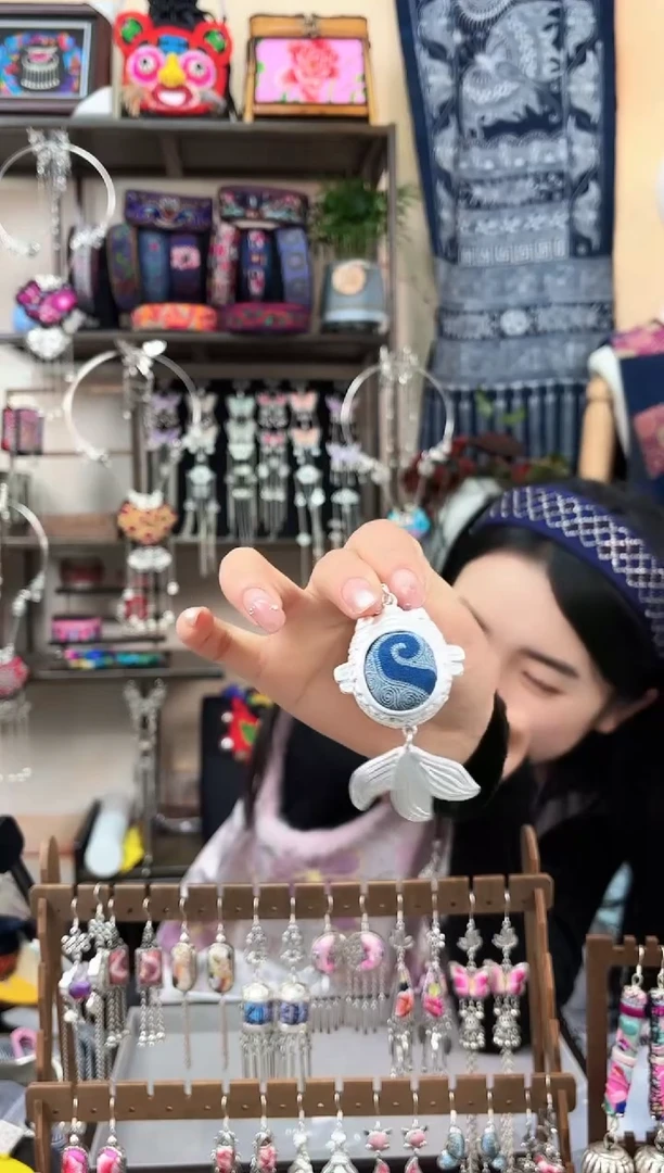 织绣民族风非遗老绣饰品178