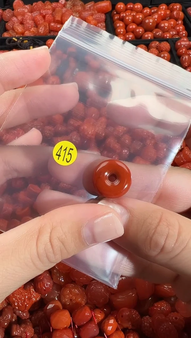 颈饰未镶嵌南红玛瑙1