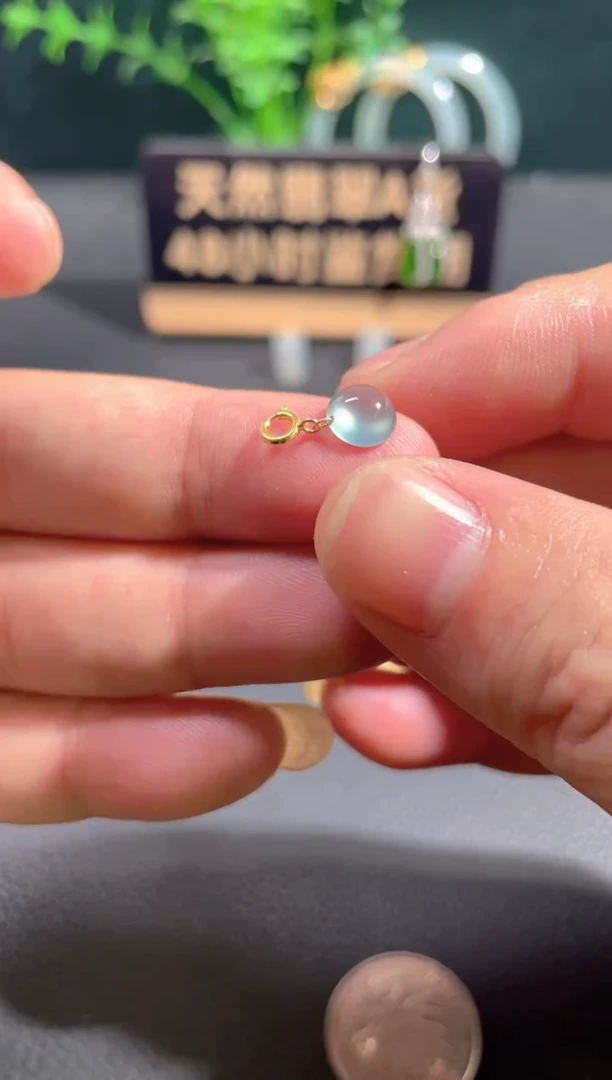 翡翠18K金镶嵌颈饰翡翠