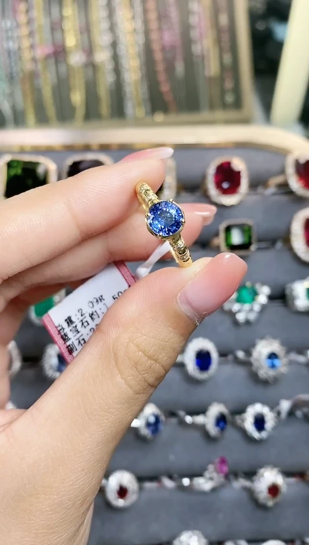 蓝宝石戒指18K金镶嵌·