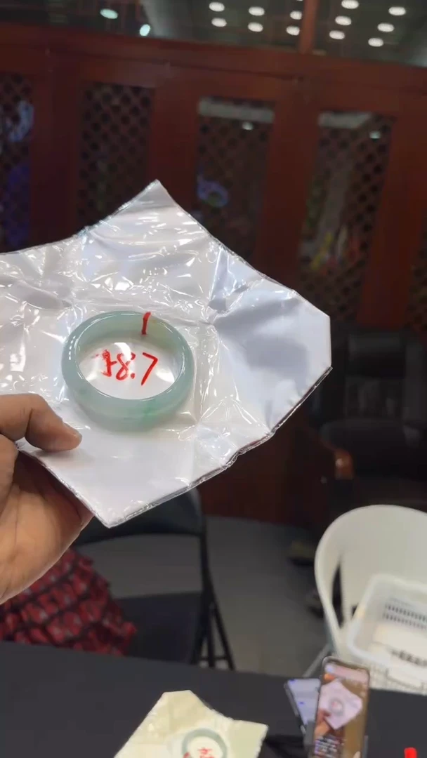 【闪购商品】翡翠手镯未镶嵌手镯