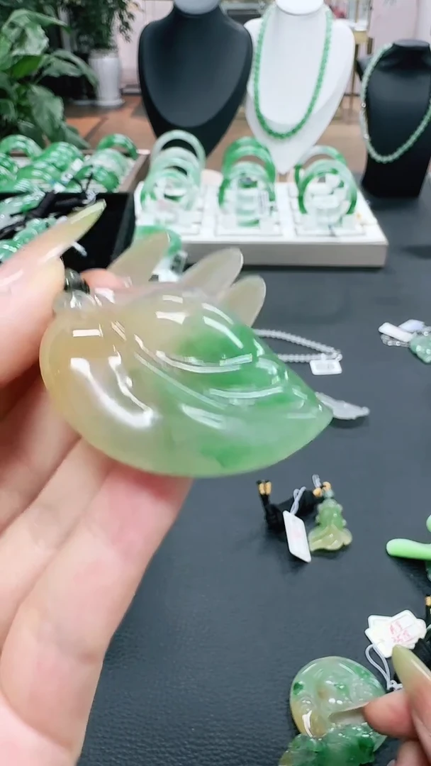 未镶嵌1石英质玉（非洲翠）/8669