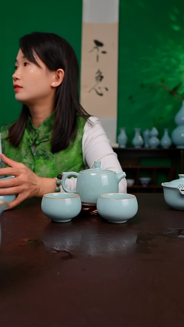 一级天青臻稀支钉井栏壶 一壶两杯