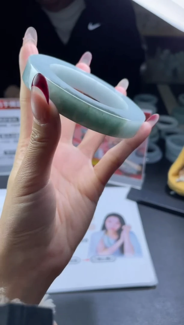 【闪购商品】定制翡翠手镯未镶嵌手镯DDH/发一件